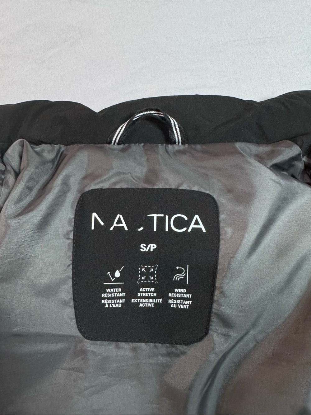 Nautica Men's Black Puffer Vest Jacket Size Small - Picture 5 of 5